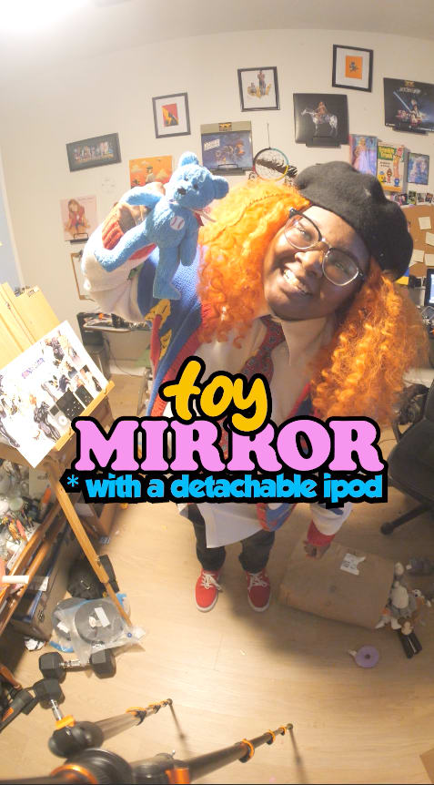TOY MIRROR W/ DETACHABLE IPOD