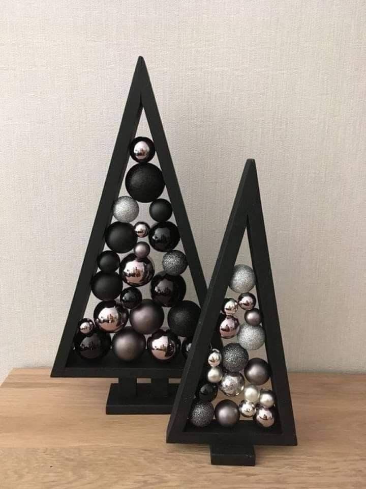 BLACK Christmas TREE