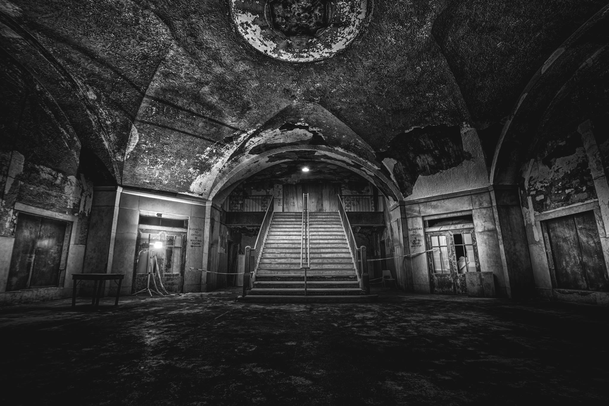 #15 Forgotten Trolley Lobby (Bright Darkness)
