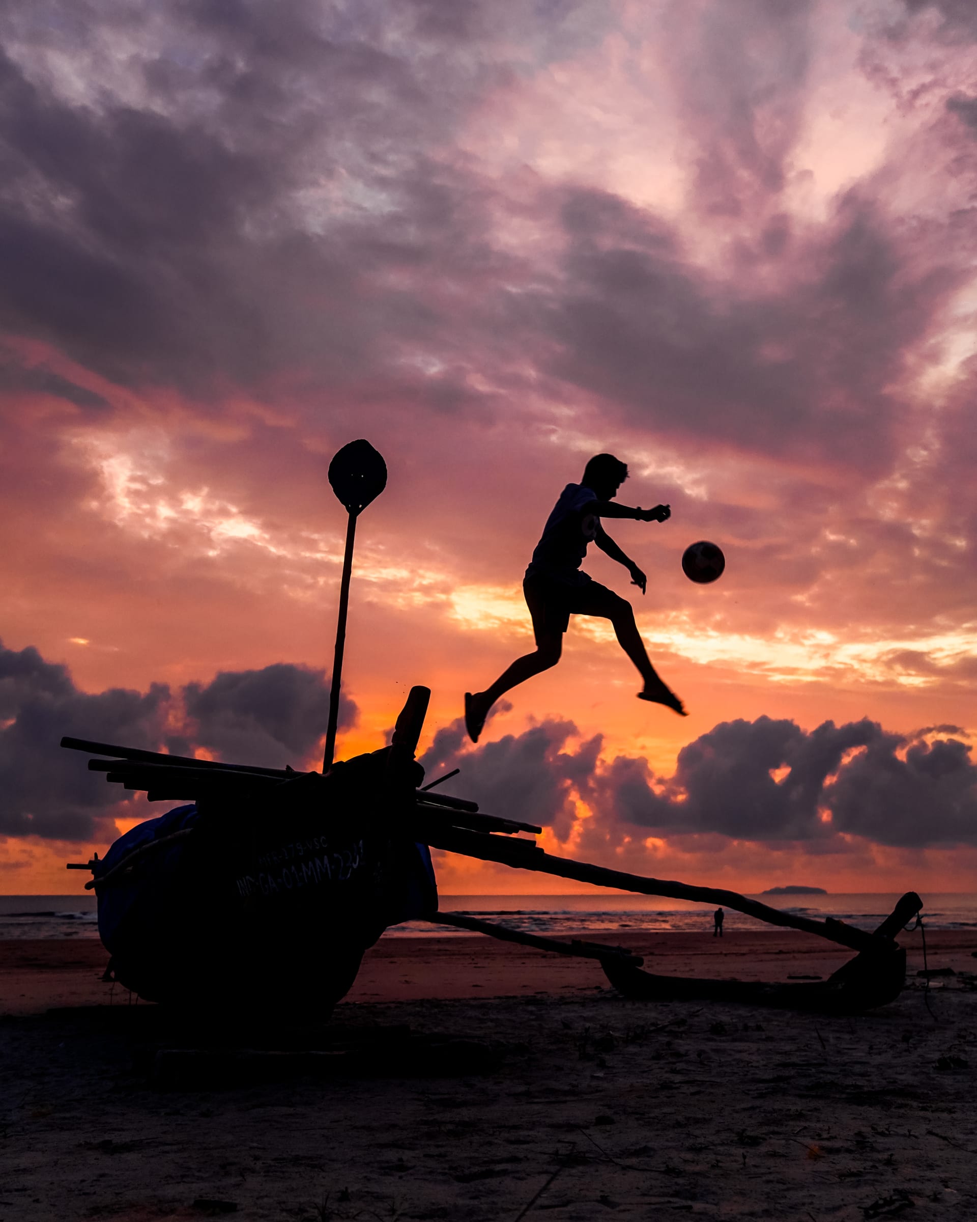 Airborne kick | Silhouette Dream